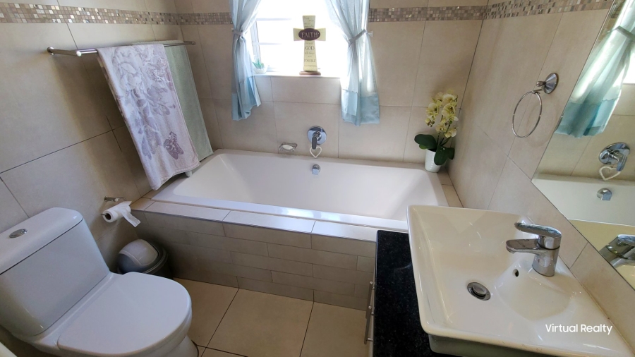 3 Bedroom Property for Sale in Sonkring Western Cape